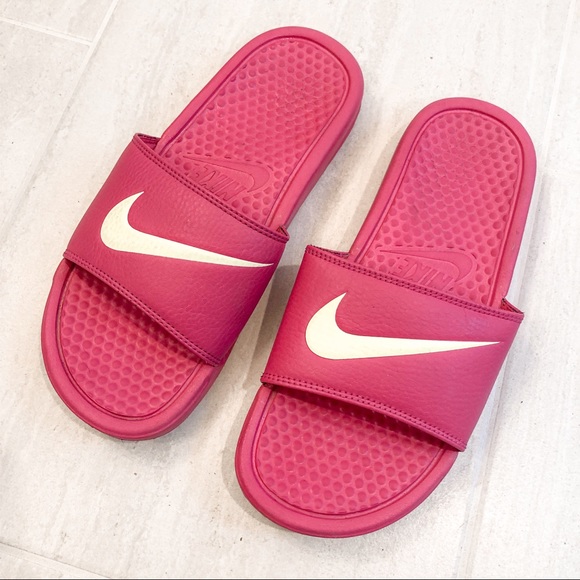 nike hot pink slides